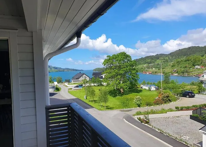 Nydelig Leilighet- Solrik/2 Balkonger Apartamento