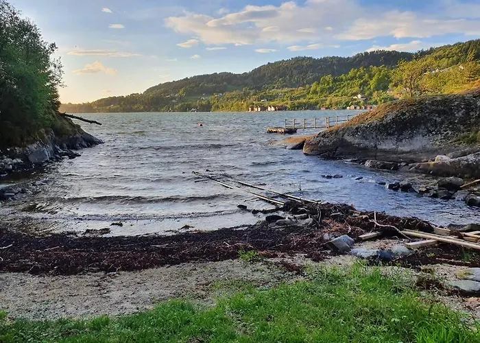 Nydelig Leilighet- Solrik/2 Balkonger *