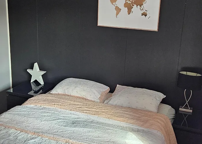 Nydelig Leilighet- Solrik/2 Balkonger דירה *