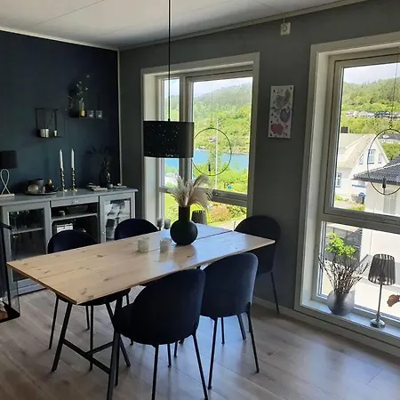 Nydelig Leilighet- Solrik/2 Balkonger Apartment *